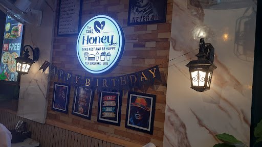 The cafe Honey