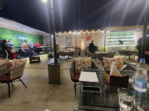 Kurlies Restaurant & Rooftop Bar