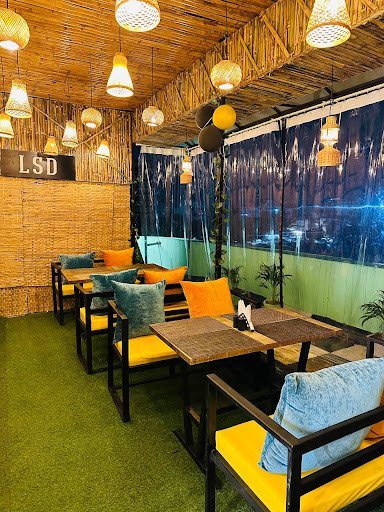 Lounge And Sky Dining Lounge And Sky Dining