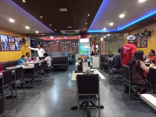 Pandeyji Restaurant | Best Restaurant in Junagadh | Chemical Free Food | Open Kitchen | Multi Cuisine