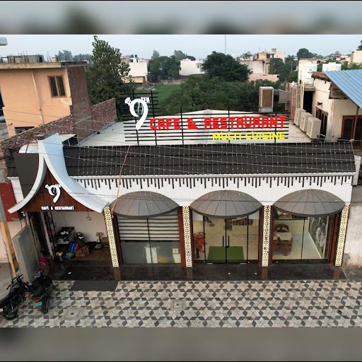 9 Ten Cafe & Restaurant