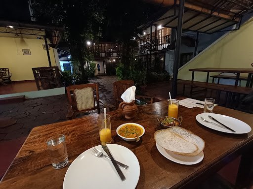 Warehouse Cafe Fortkochi