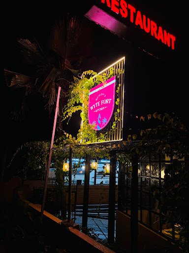 Wyte fort kitchen restaurant
