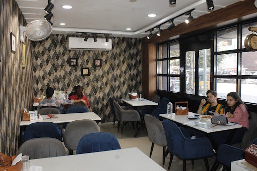 UP85 Chur Chur Naan - Best Restaurant, Veg Restaurant, Punjabi Restaurant In Mathura