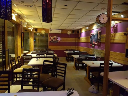 ROYAL HUT RESTAURANT & CATERER