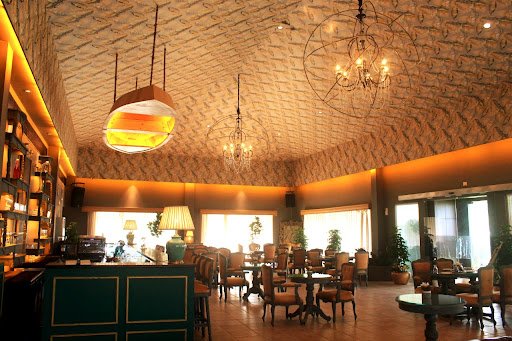 Lake House restaurant