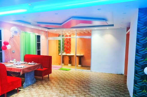 Lazeez family restaurant Lazeez family restaurant