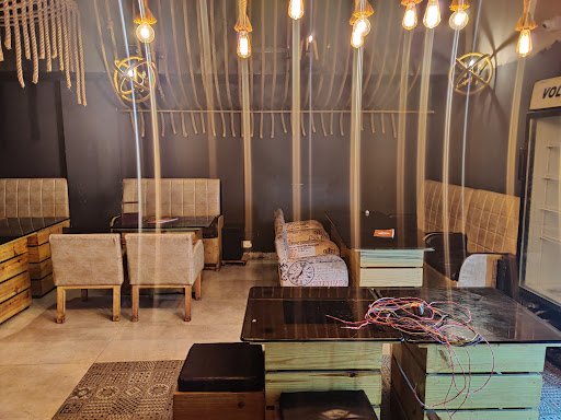 The Hideout | Best cafe Restaurant | Hang out| Chill out