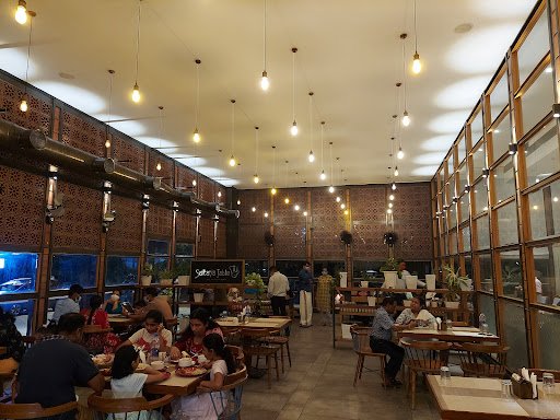 Round The Global Diner