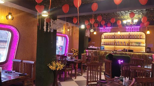 HELLO RESTAURANT & CAFE ( POCKET FRIENDLY CAFE ) EAST BORING CANAL ROAD BESIDES OF CHHAPPAN BHOG SWEETS