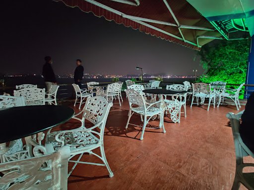 Wind And Waves Restaurant