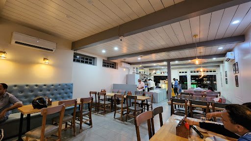 Bistro Boulevard by Pincer Foods - Best Restaurant in Srinagar| Top Restaurant in Srinagar