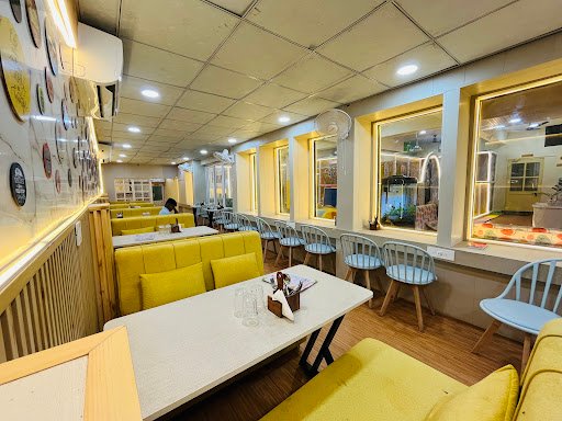 Tummy Time Restaurant | Best family restaurants in Gwalior | Best cafe in Gwalior