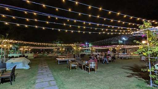 UPVAN GREEN DOOR TO HEAVEN, FAMILY RESTAURANT