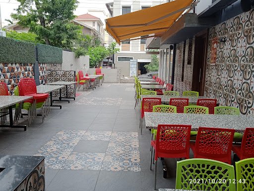 Shri Sangeethas (Thillainagar, Trichy) Veg. Restaurant | Sweets | Savouries