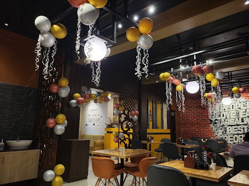 Squad Restro And Cafe