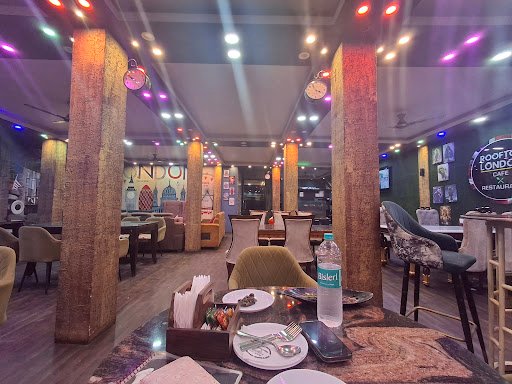 ROOFTOP LONDON CAFE & RESTAURANT