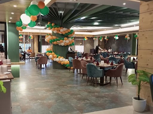 LUSH - GOURMET KITCHEN