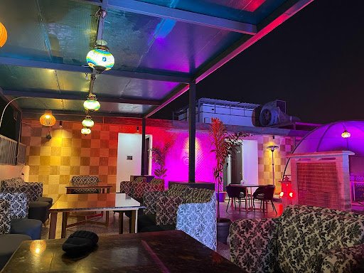 FRESH FUSION CLUB F2|Premium Discotheque|Air Bar & Kitchen|Cocktails & Bar|Luxurious Pub & Lounge|Best Club|Pride of Jhansi