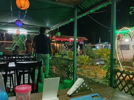 DREAM LAND THE ROYAL CAFE AND RESTAURANT