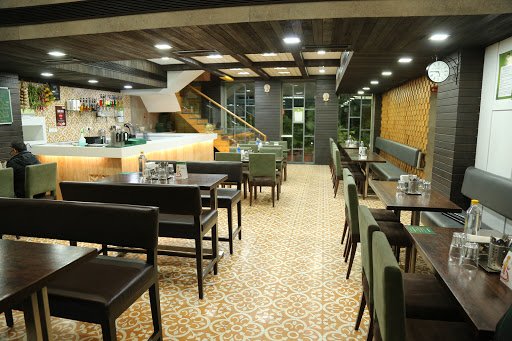 Curry Leaf Hazratganj