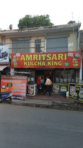 Amritsari Kulcha king, Bachcha park, Meerut Best restaurant in Meerut for Amritsari Kulcha and Chur Chur Naan