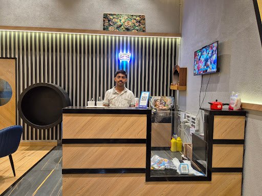 FOODIE HUB FAMILY RESTAURANT FOODIE HUB FAMILY RESTAURANT