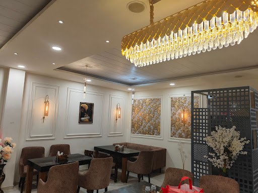Luxuria Cafe and restaurant (Farrukhabad)
