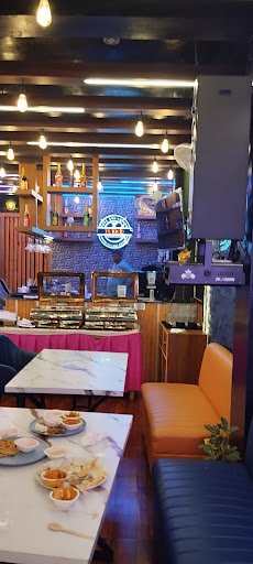 EL RICO CAFE & LOUNGE