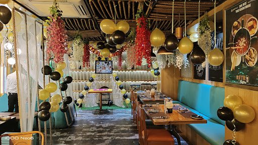 Retro Bistro : The Fine Multi Cuisine Restaurant ( Vadodara ) Retro Bistro : The Fine Multi Cuisine Restaurant ( Vadodara )