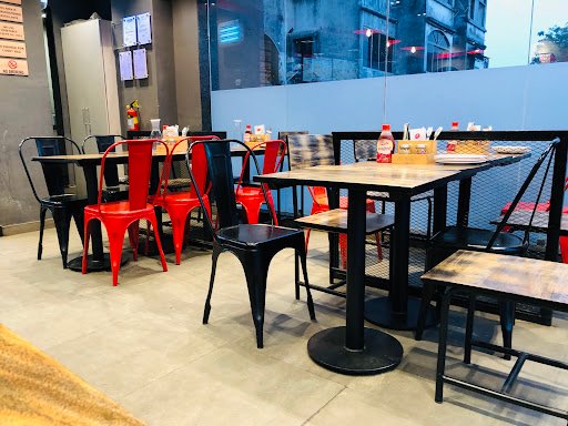 Pizza Hut | Sai Leela Mall, Valsad