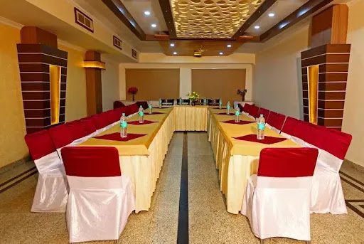 Pagoda Hotel & Restaurant