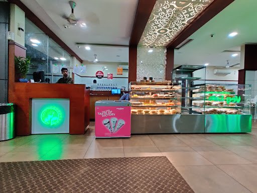 Madras Veg Tables Vegetarian Restaurant