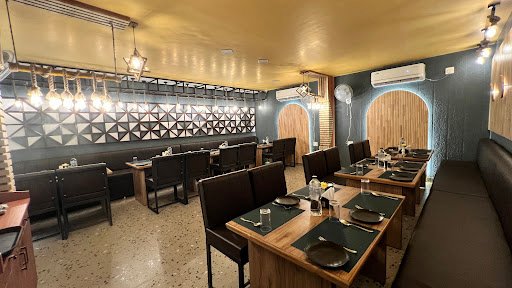 GREENCHILLYZ Cafe & Catering