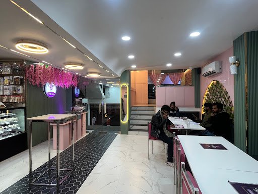 Cakewalk (Cafe & Bakery) Cakewalk (Cafe & Bakery)