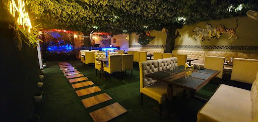 Jungle safari restaurant Jungle safari restaurant