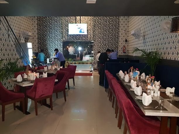 usa gardens in town restaurant bar party halls