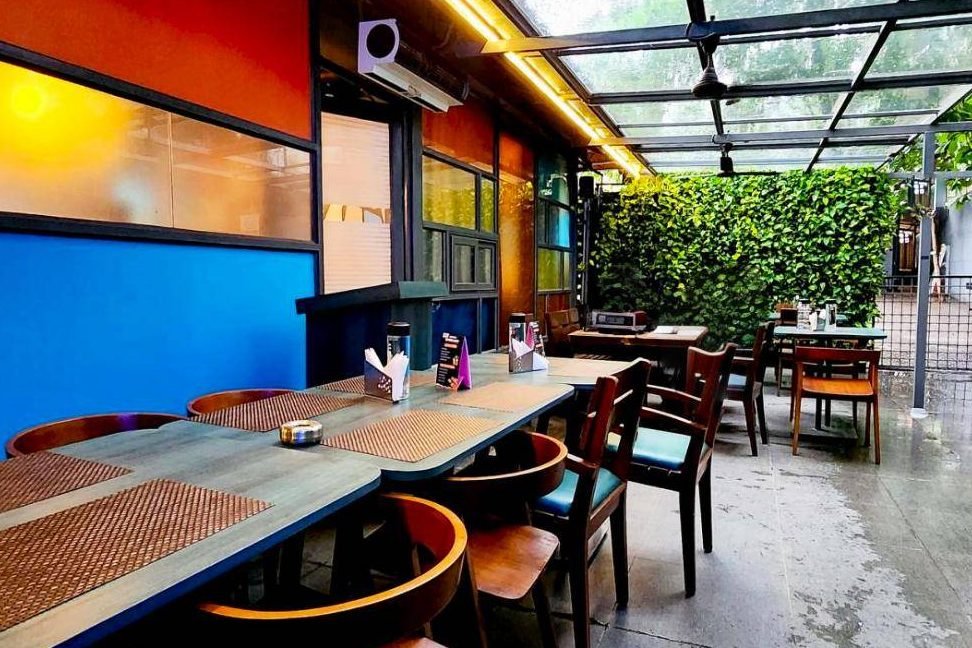 varuns eat restaurant